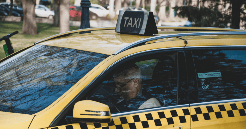 تاكسي الصليبية قريب