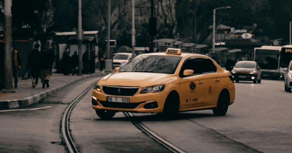 تاكسي تحت الطلب